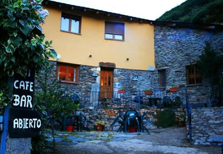 Casa Rural La Fuente Tejedo del Sil Esterno foto