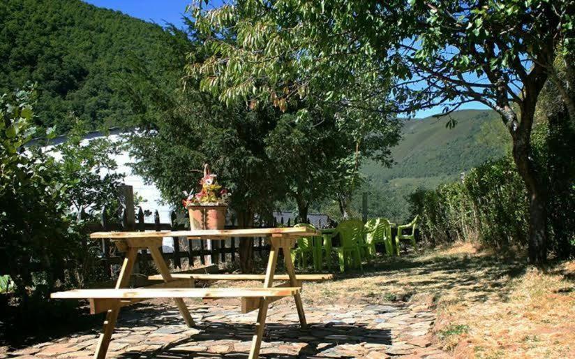 Casa Rural La Fuente Tejedo del Sil Esterno foto